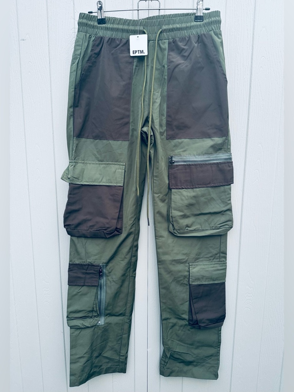 EPTM Men's Olive Green Cargo Pants with Contrast Pockets Size S(30) NWT